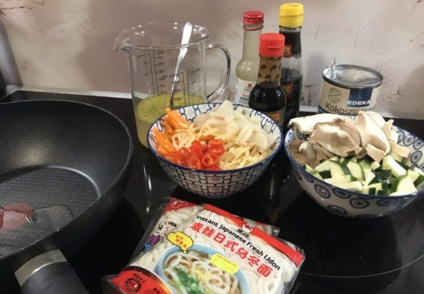 Zutaten Udon Nudeln mit Teriyaki Gemüse
