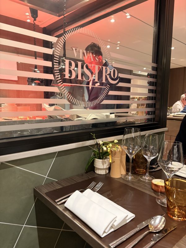 Bistro restaurant Viva one