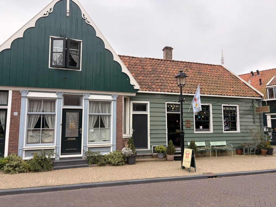 smells like chocolate zaanstreek